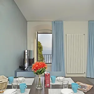  Apartment The And Blue Nest Italien